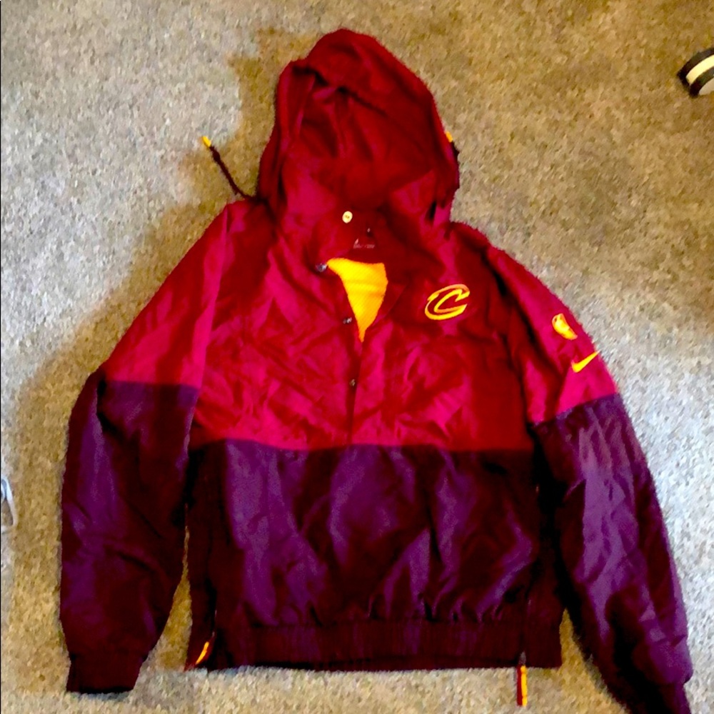 Medium Nike Cleveland Cavalier’s rain jacket